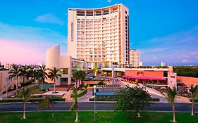 Krystal Urban Cancun Hotel