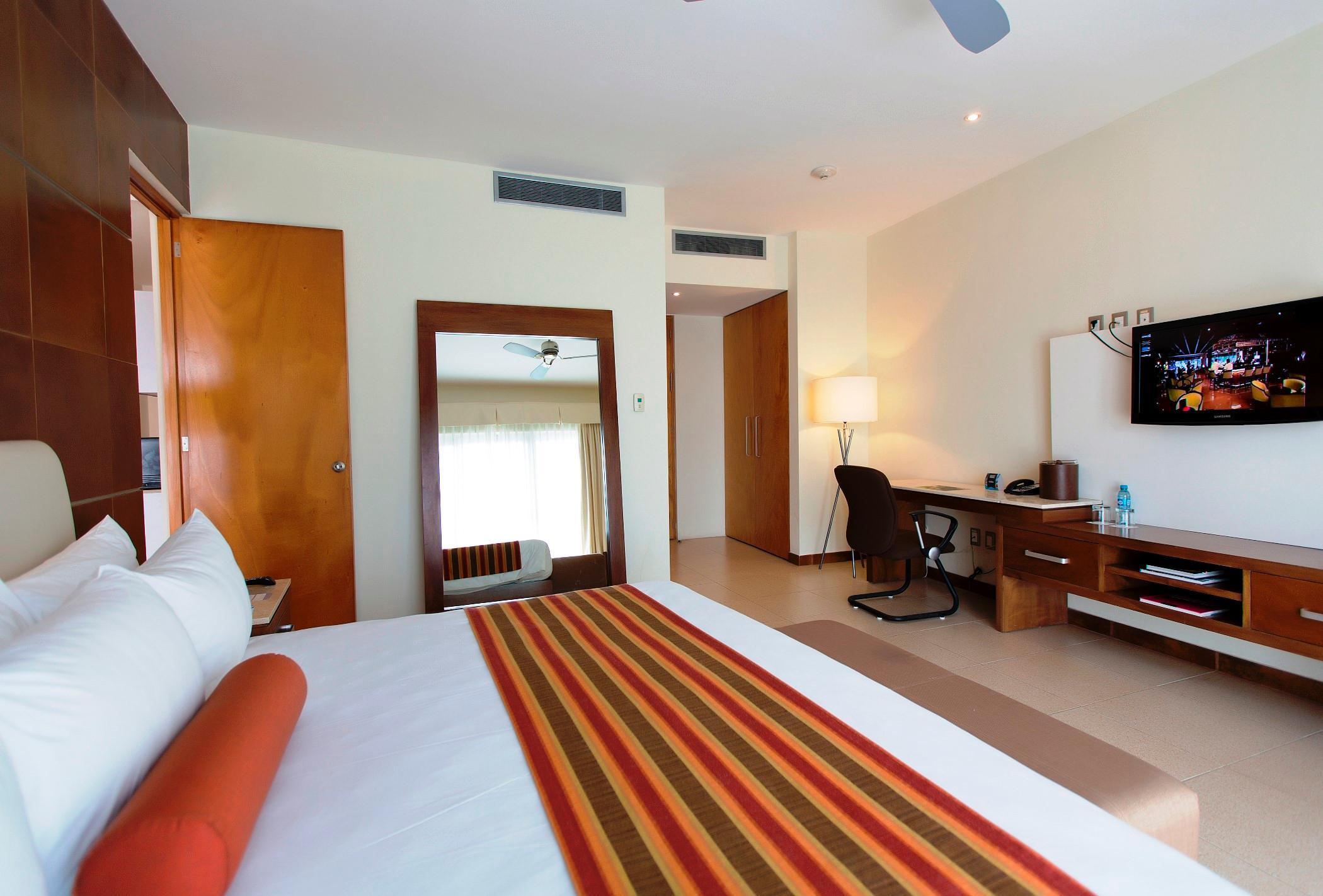 HOTEL KRYSTAL URBAN CANCUN CENTRO CANCUN 4* (Mexico) - from C$ 96 | iBOOKED