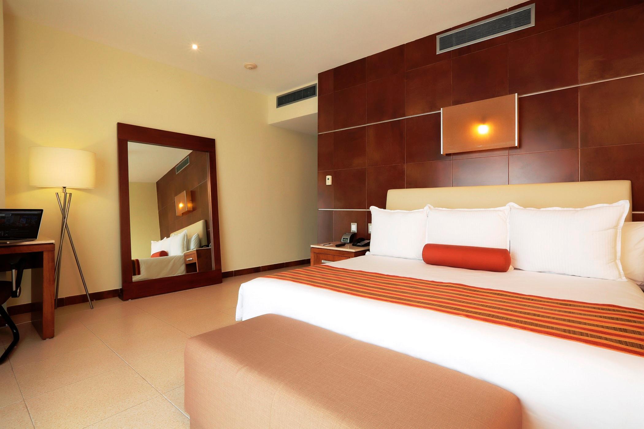 HOTEL KRYSTAL URBAN CANCUN CENTRO CANCUN 4* (Mexico) - from C$ 96 | iBOOKED